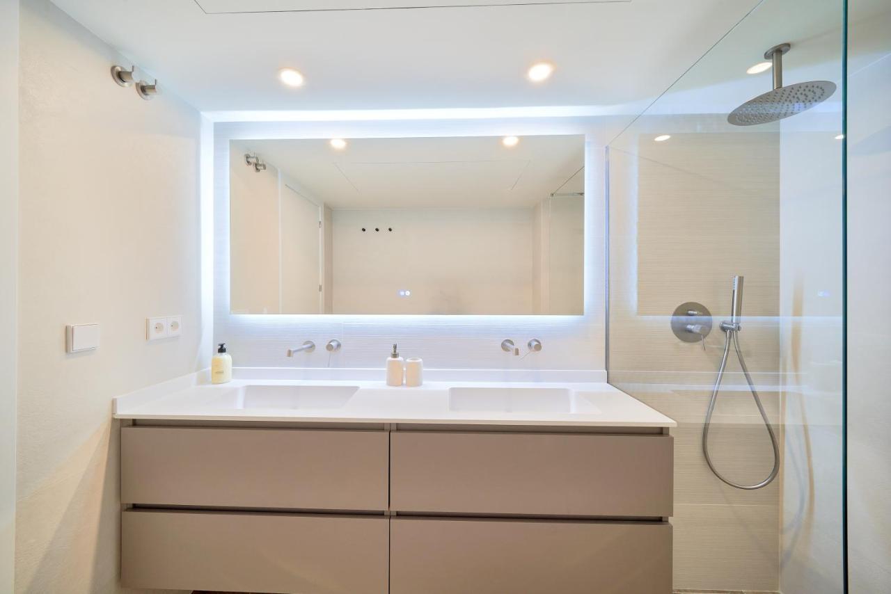 Sea Beachfront Apartment Marbella
